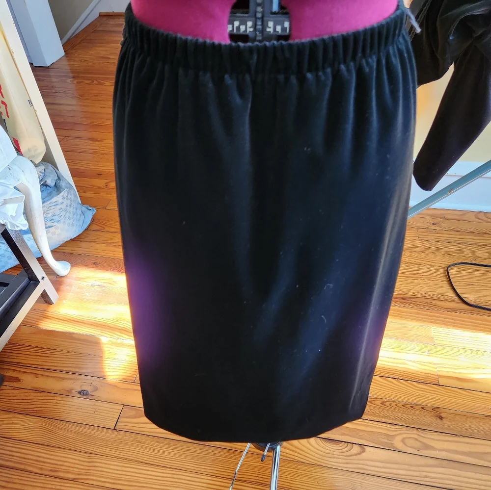 Vintage Black Velvet Pencil Skirt - Picture 10 of 13